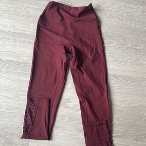 **MOVING SALE EVERYTHING MUST GO WILL ACCEPT MOST OFFERS** NWOT Aerie Leggings